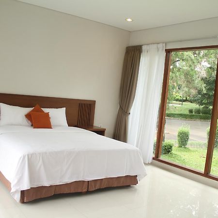 Country Woods Jakarta Cilandak (Jakarta) Bagian luar foto