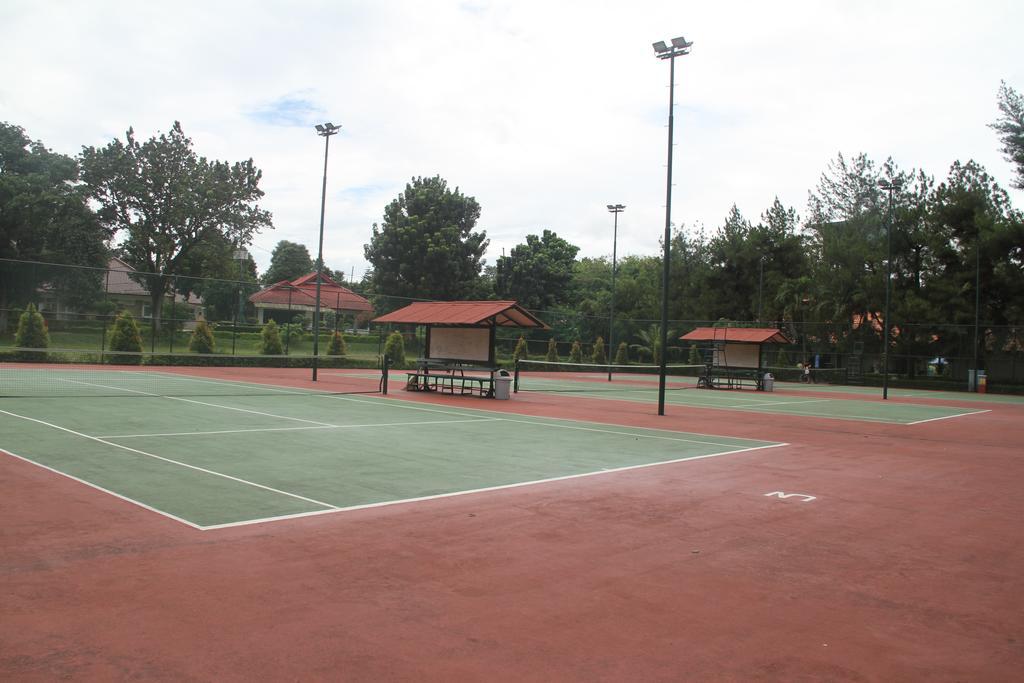 Country Woods Jakarta Cilandak (Jakarta) Bagian luar foto