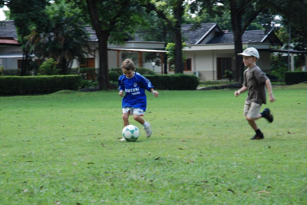 Country Woods Jakarta Cilandak (Jakarta) Bagian luar foto